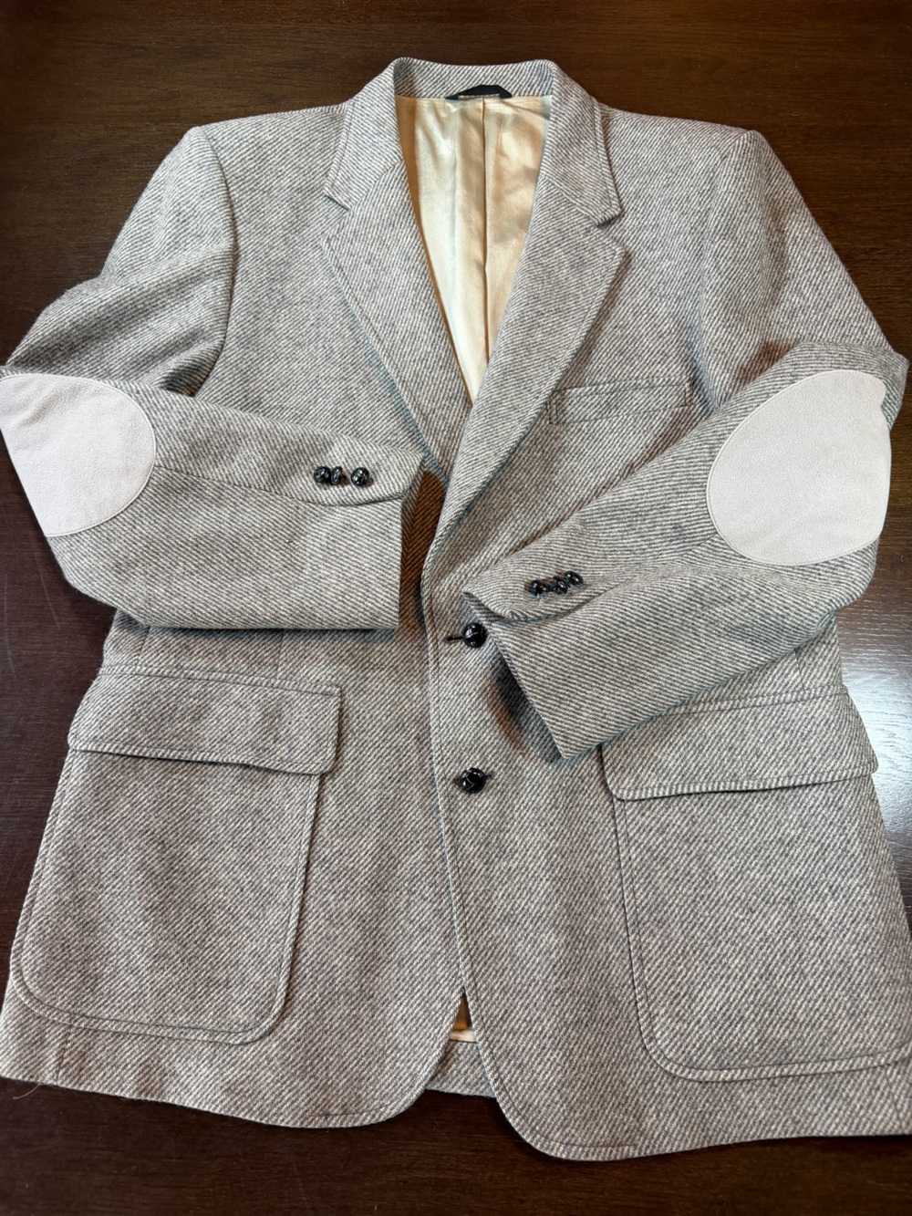 Men's Herringbone Gray Sport Coat with Elbow Patches EST. 40L